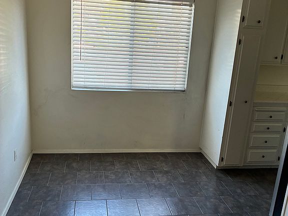 5th image of 4467 Texas St #1