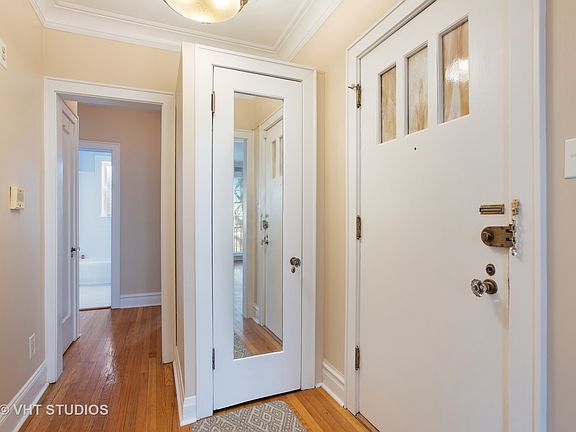 2nd image of 1117 W Lunt Ave APT 2A