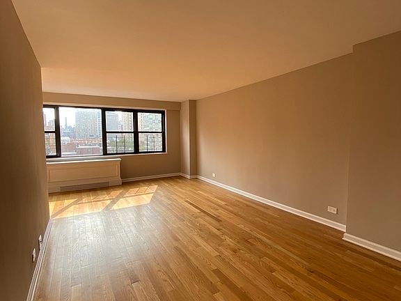 4th image of 305 E 86th St #11HE