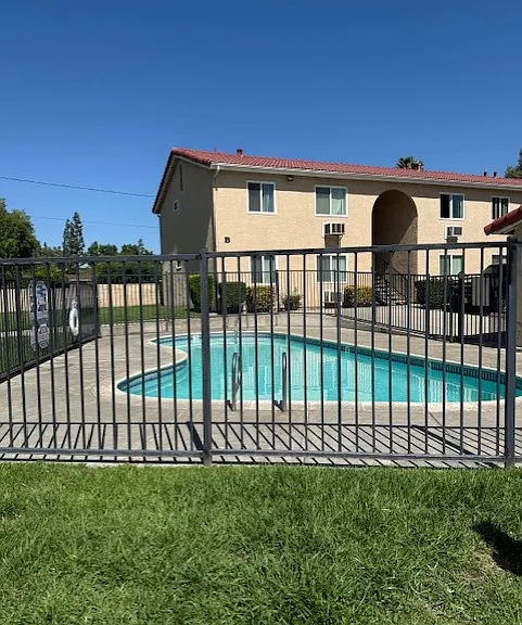 Merrill Apartments — Photo 2