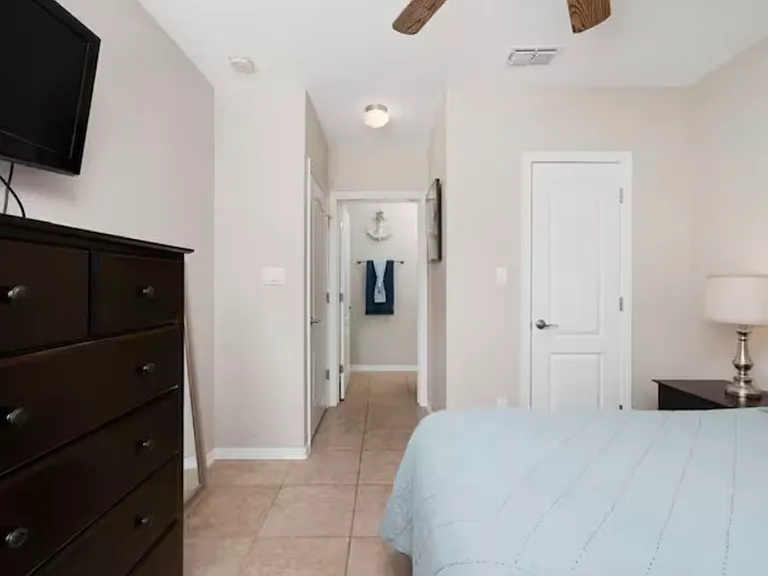 102 E Marlin St #5 — Photo 13