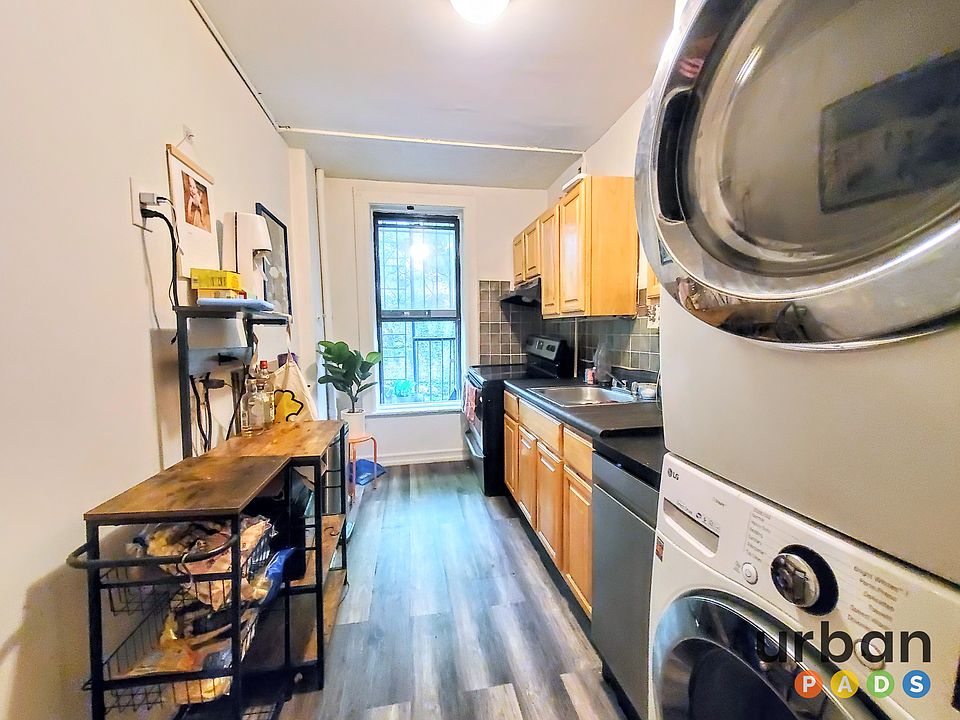 1st image of 411 Saint Johns Pl APT 6