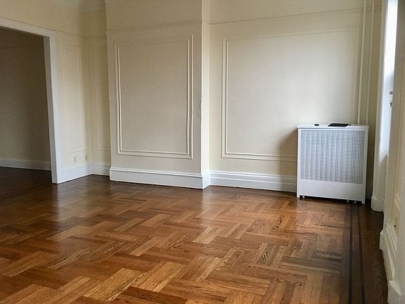 4th image of 108 2nd Pl APT 2