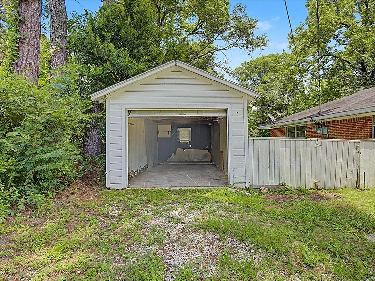802 Cline St — Photo 18