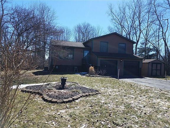 4th image of 307 Golfcrest Cir