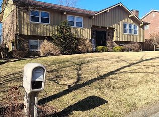 5199 W Timberwood Dr, Newburgh, IN 47630