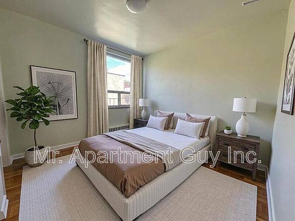 2nd image of 4100 Bathurst St #308