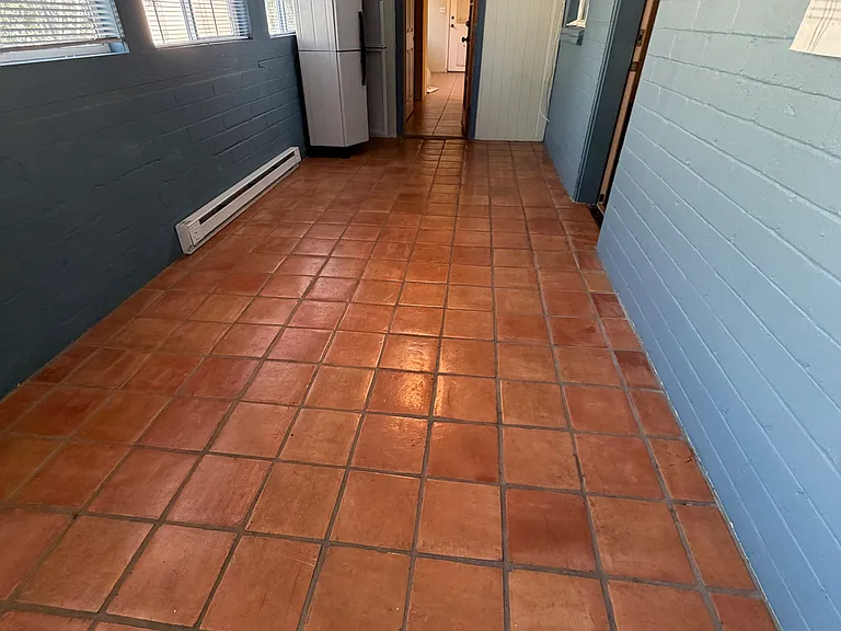 1027 E Blanton Dr — Photo 8
