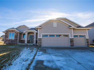 16404 Horton Dr, Clive, IA 50325