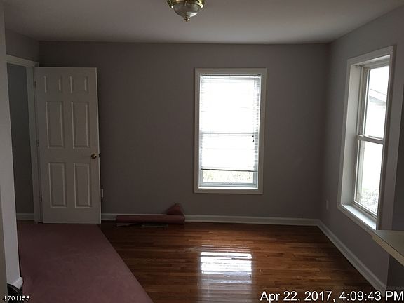 5th image of 57 Oak St