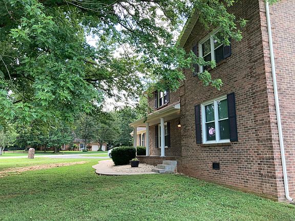 2nd image of 1030 Arrow Ct