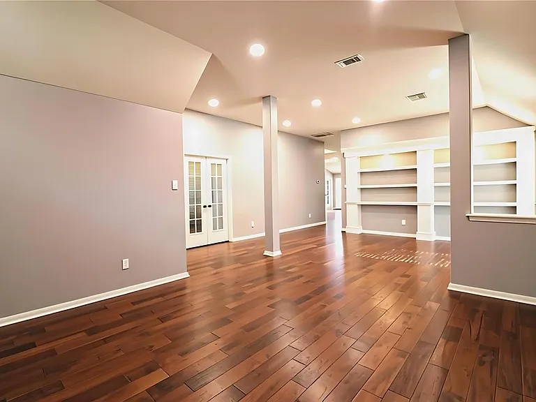1423 Greenway Village Dr — Photo 4