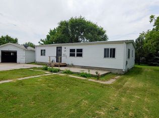 319 S Monroe St, Smith Center, KS 66967