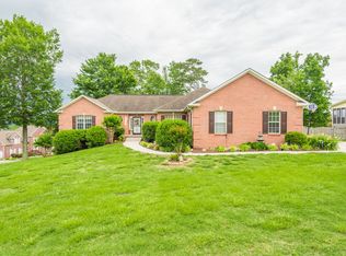 7890 Scenic Oaks Rd, Knoxville, TN 37938