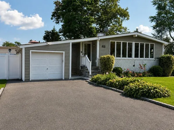 46 Beecher Avenue, East Islip, NY 11730
