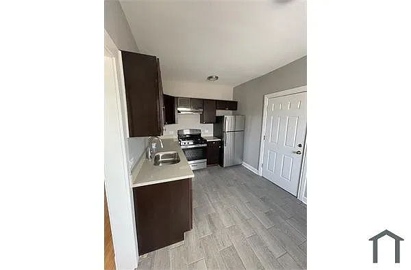 Building Photo - 3114 W 61st St #3