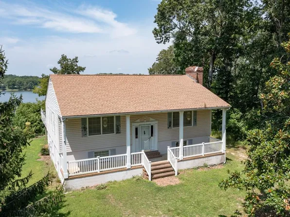 3708 Black Stump Rd, Weems, VA 22576