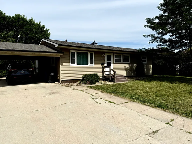 2408 Judy Ave — Photo 2