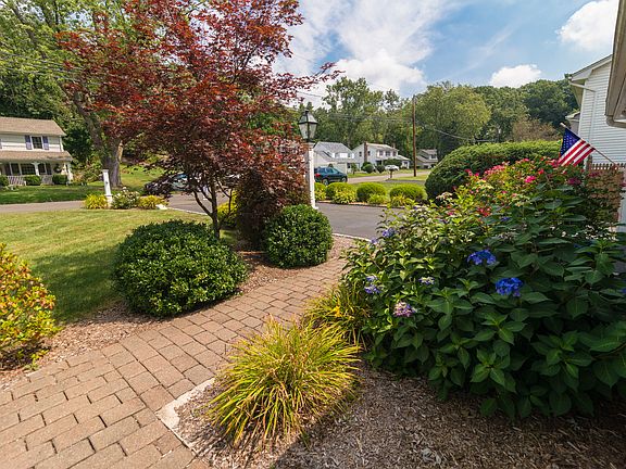 196 Woodridge Drive South