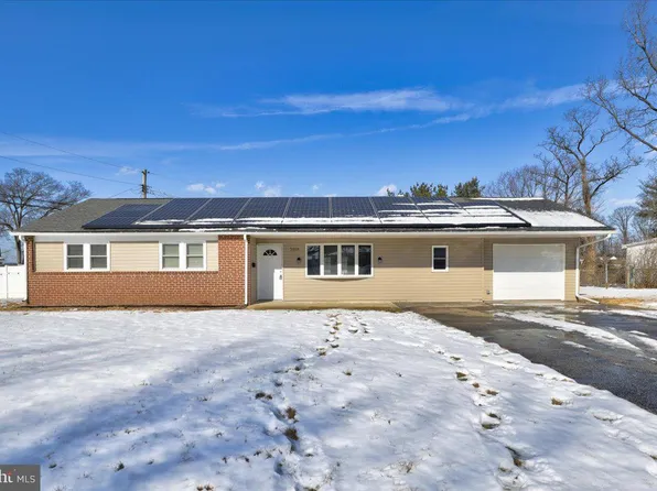 3103 Stoney Creek Rd, East Norriton, PA 19401
