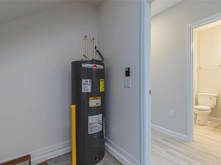 5082 Rain Shadow Dr — Photo 29