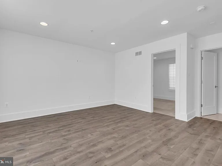 11366 Emerald Park Rd — Photo 45
