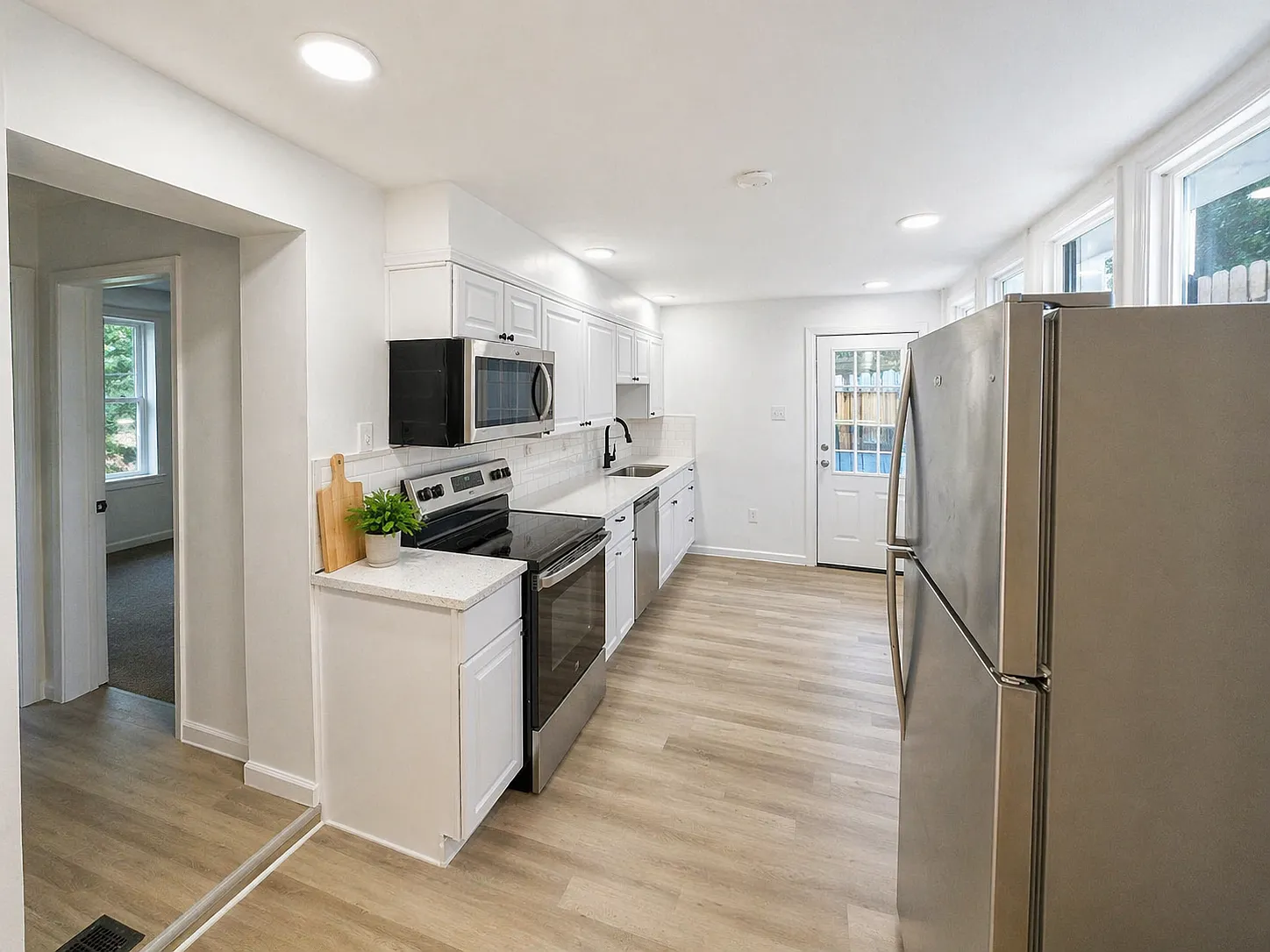 3 bed, 1440 sqft, $1,700 — Photo 4