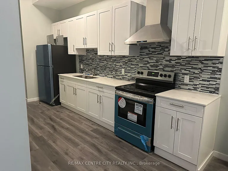 362 Richmond St #2 — Photo 1