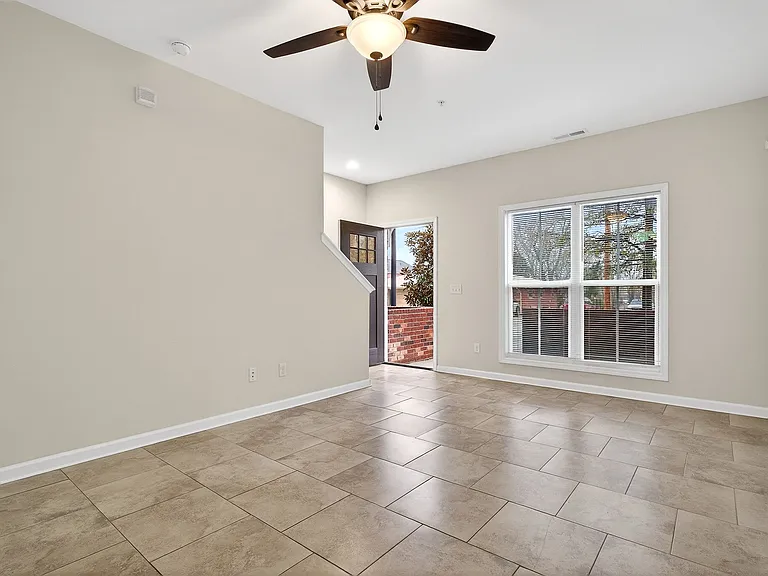 115 Joy Dr #115 — Photo 5