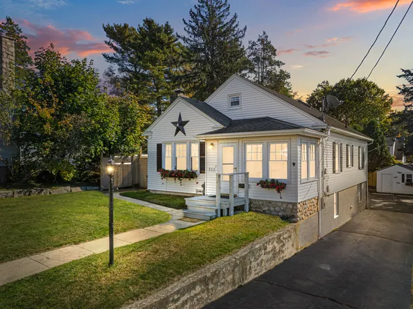 252 Gardner Avenue, New London, CT 06320