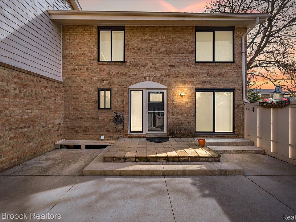 1st image of 7451 Pebble Point #1