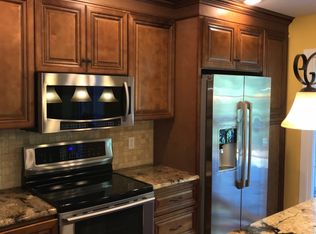 3417 Londonderry Ln, Roanoke, VA 24018