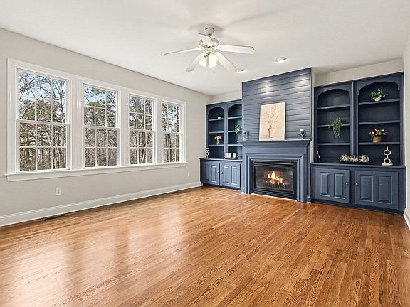 2nd image of 1240 Miracle Dr