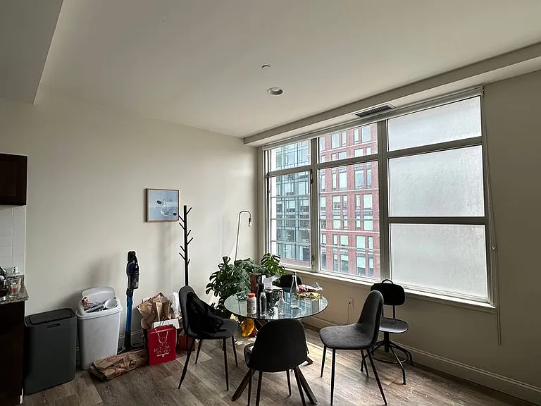50 E Berkeley St #202 — Photo 4