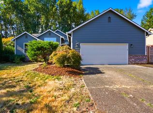 738 NE Meadow Dr, Portland, OR 97211