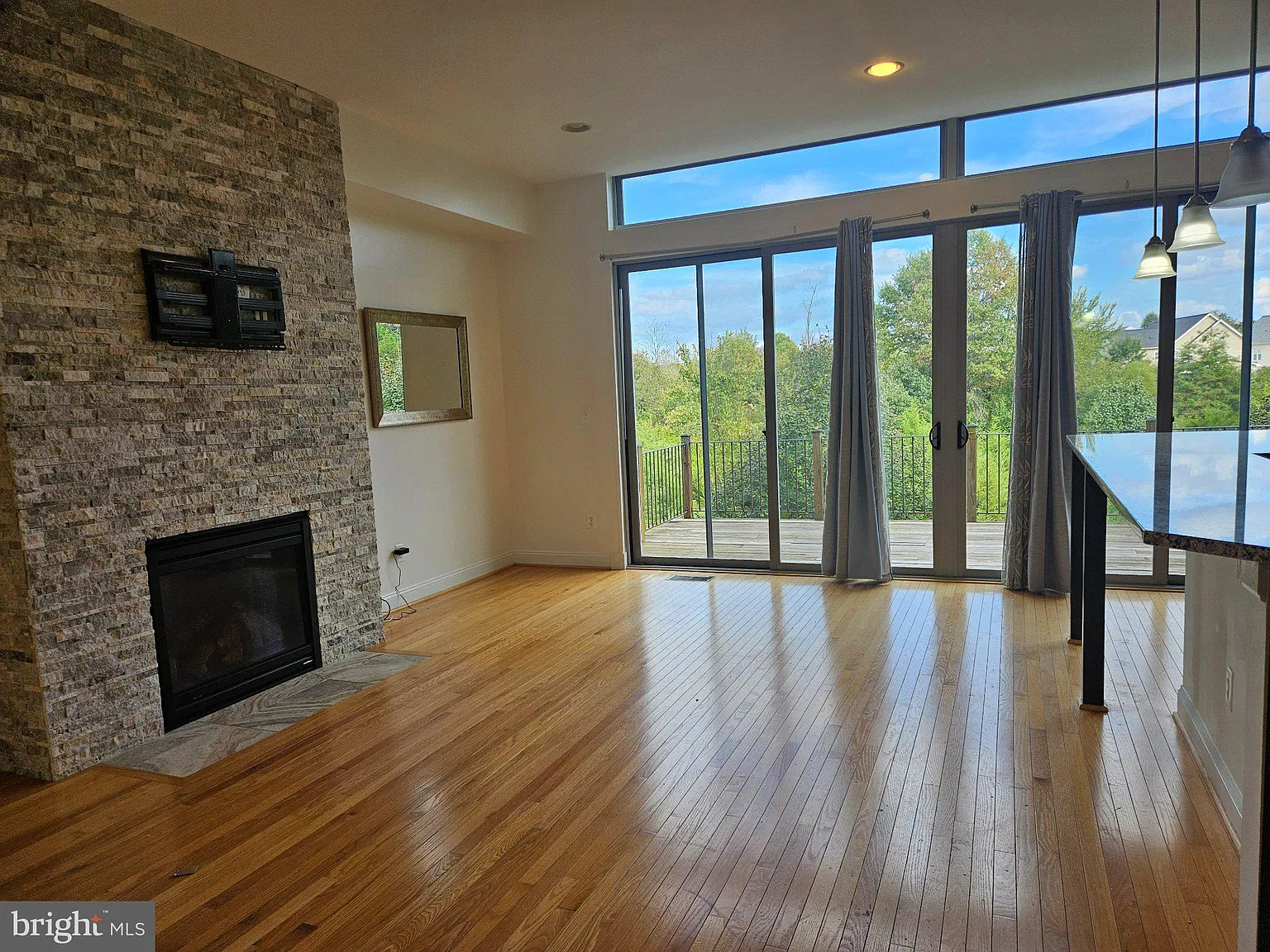 4 bed, 3.5 bath, 3216 sqft, $4,999 — Photo 1