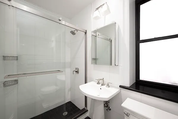 Rented by R New York | media 5
