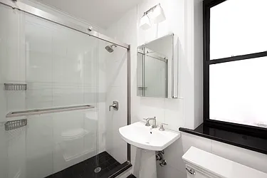 Rented by R New York