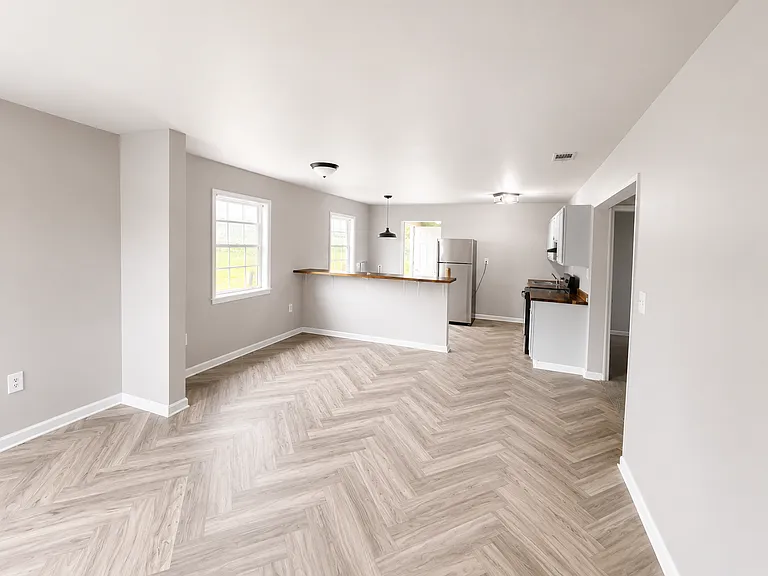 111 13th St E #111 — Photo 2