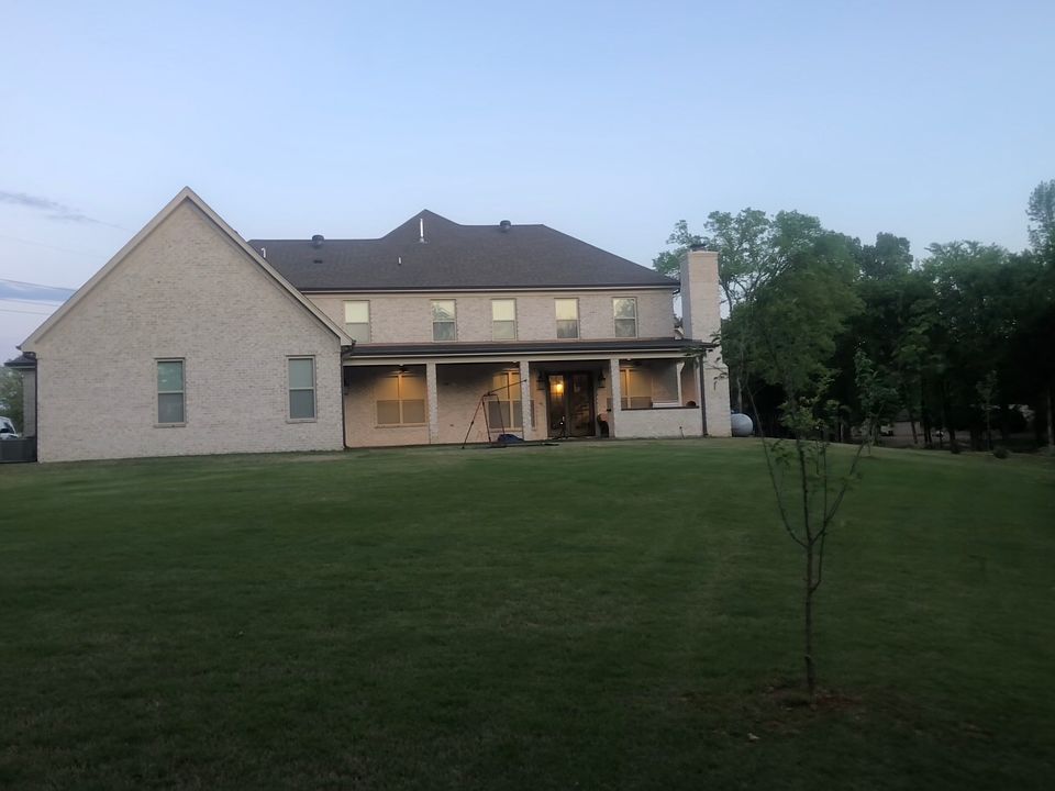 2nd image of 104 Marshall Cv