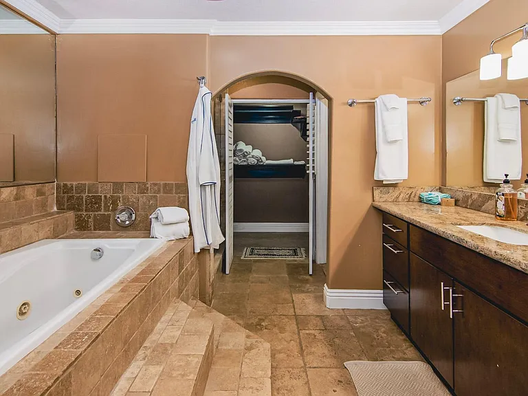 356 S Mohler Dr — Photo 61