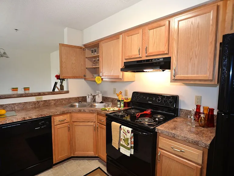 Featherstone Apartments at Kiln Creek — Photo 68