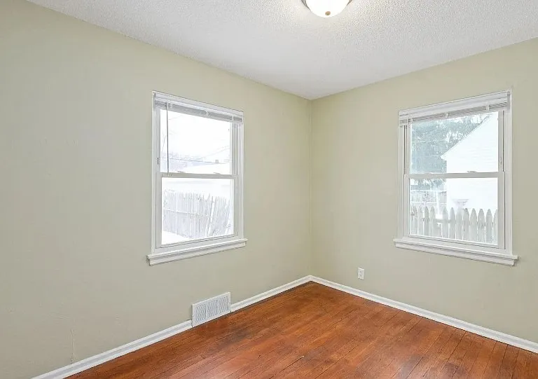 1031 Good Pl — Photo 13