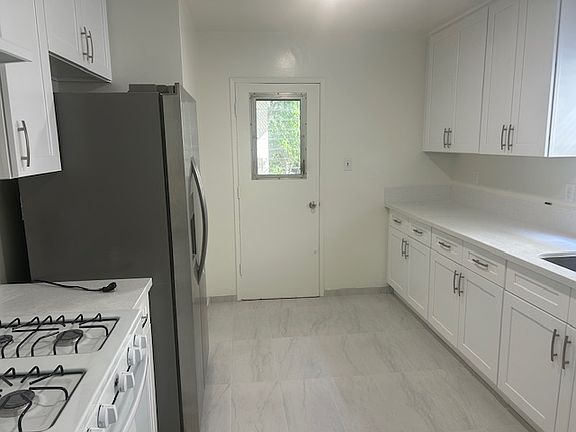 4th image of 10331 Almayo Ave APT 2