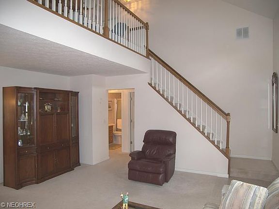 4th image of 10215 Brighton Cir