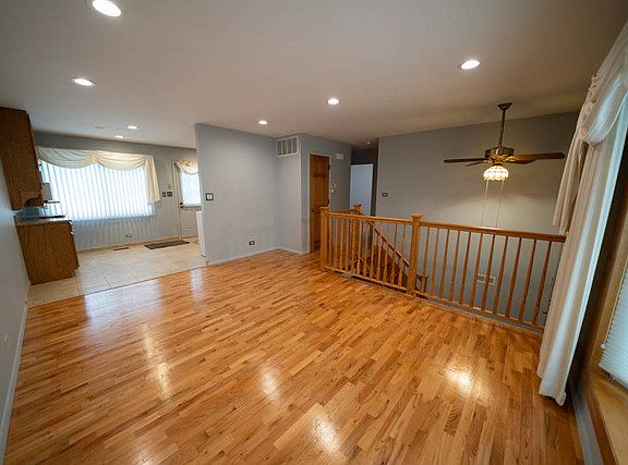 3rd image of 16826 Hilltop Ave