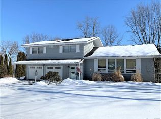 7644 Anne Ter, North Syracuse, NY 13212