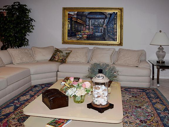 Home For Sale In Boca Lago