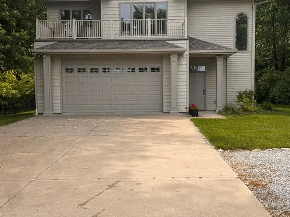 5971 E George St, Syracuse, IN 46567