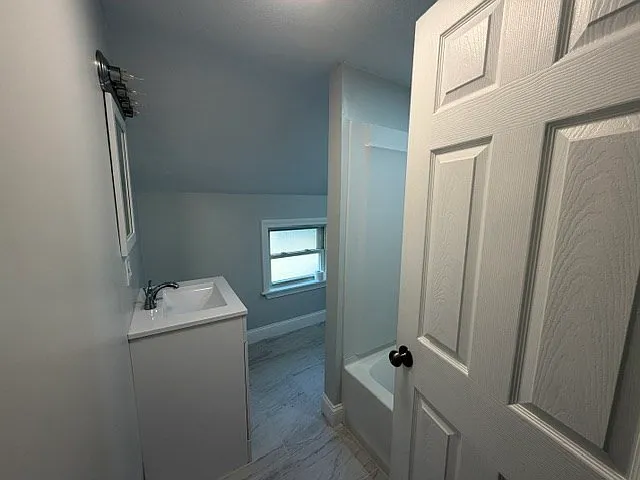 73-75 Draper Ave #73 — Photo 14